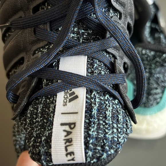 Adidas x Parley Ultraboost - Picture 4 of 6